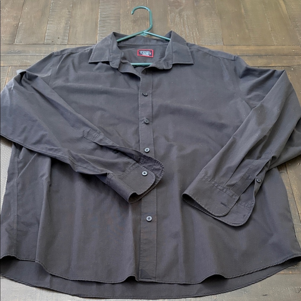Classic Black Long-Sleeve Button-Down Shirt - Men UnTuck